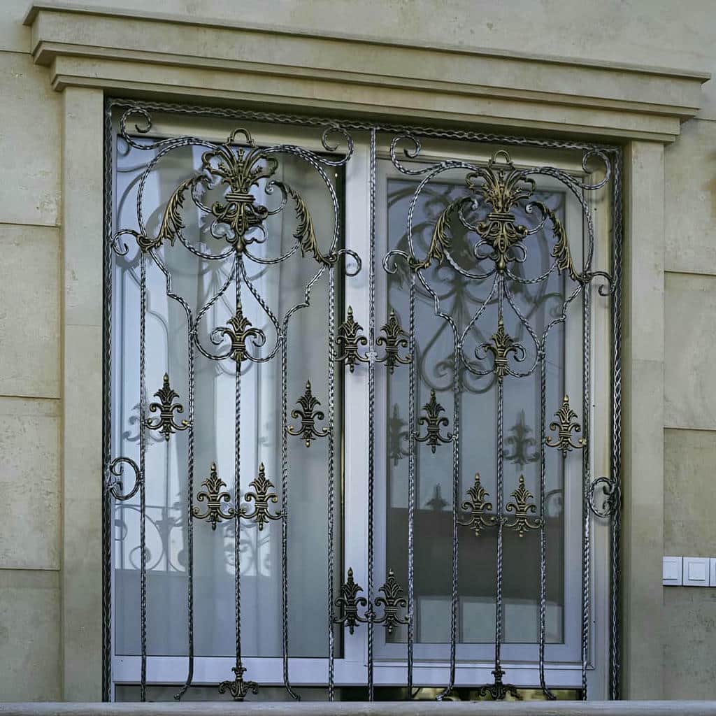 نرده پنجره فلزی با خطوط عمودی برای نمای آجری