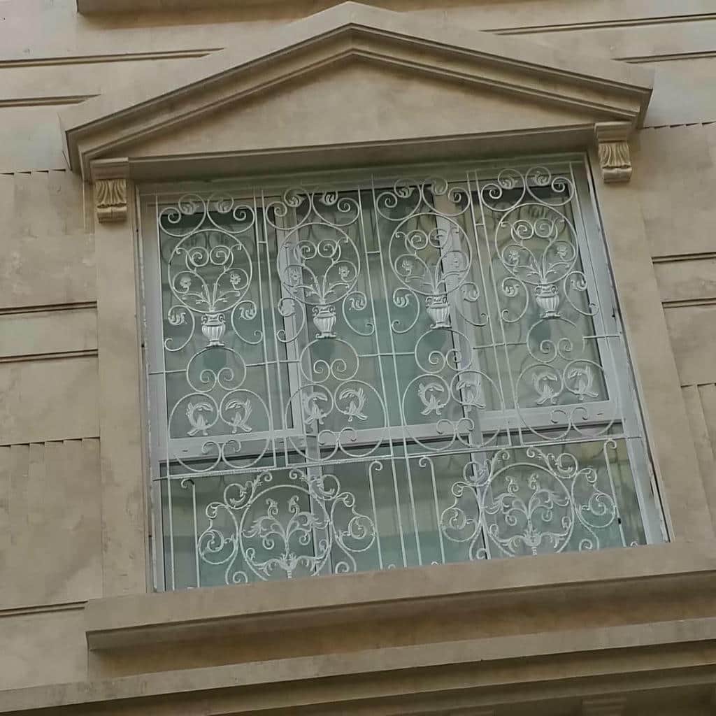 گارد پنجره فلزی سفید برای ساختمان مسکونی اراک
