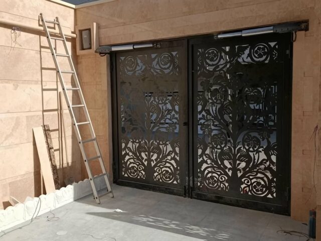 جک درب پارکینگ بازویی برای ورودی سنندج فروش و سفارش جک درب پارکینگ در سنندج و حومه