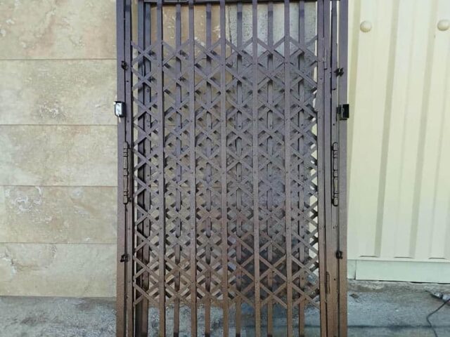 حفاظ درب آکاردئونی فلزی در استان کرمانشاه مرکز فروش تخصصی حفاظ درب آکاردئونی در استان کرمانشاه