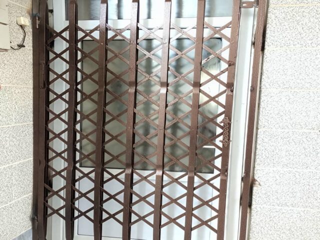 حفاظ درب آکاردئونی فلزی در زاهدان مرکز فروش تخصصی حفاظ درب آکاردئونی در زاهدان و حومه