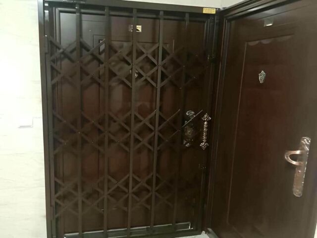 مرکز عرضه و سفارش حفاظ درب آکاردئونی در سمنان و حومه