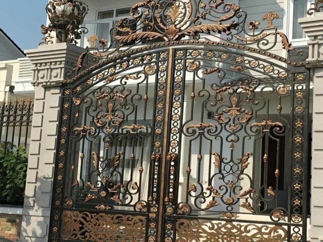 درب حیاط فلزی مشکی برای ورودی ویلایی در استان لرستان مرکز تخصصی فروش درب حیاط در استان لرستان